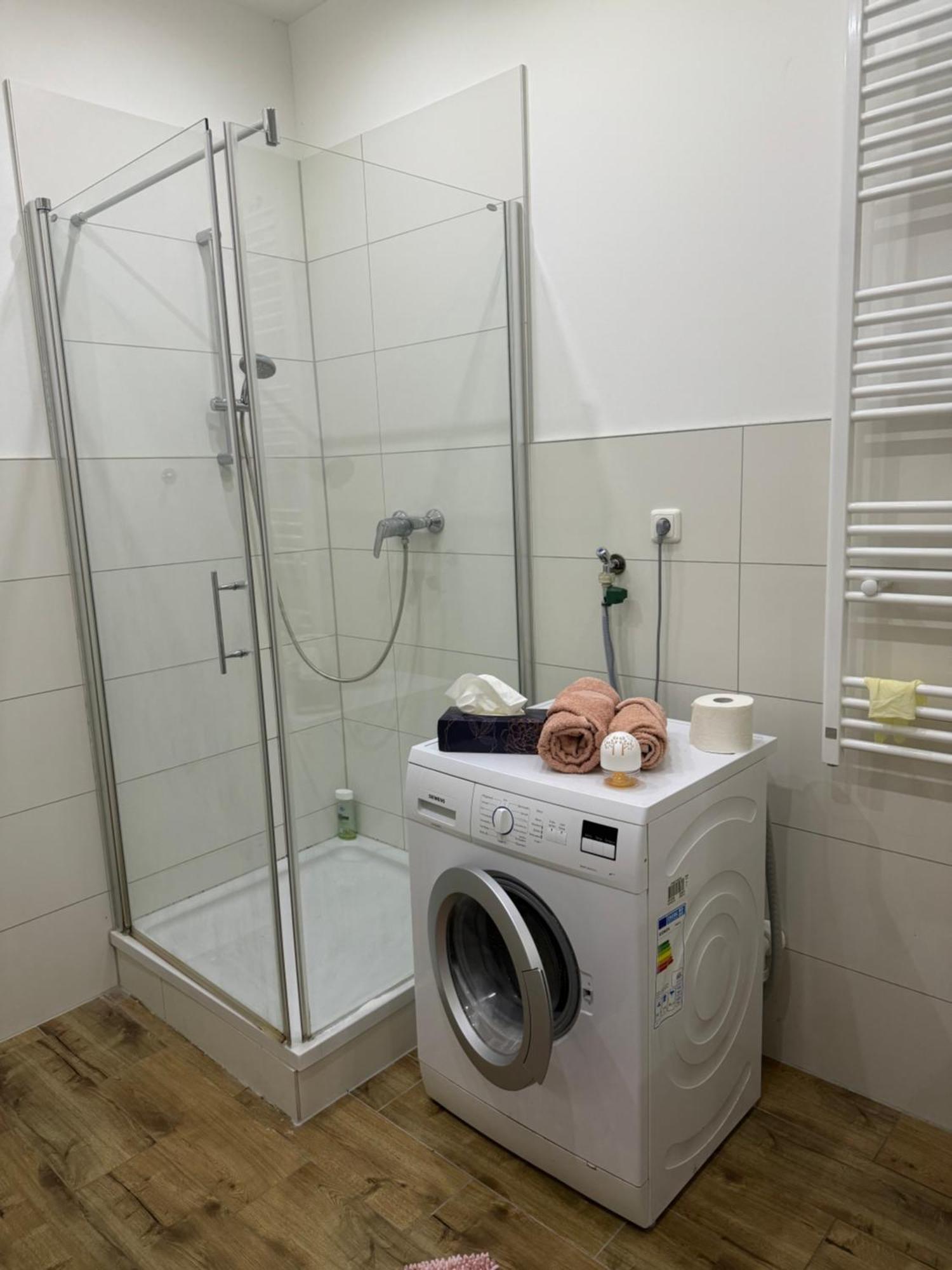 Luxurioese Wohnung Mit Eigenem Garten 아우크스부르크 외부 사진
