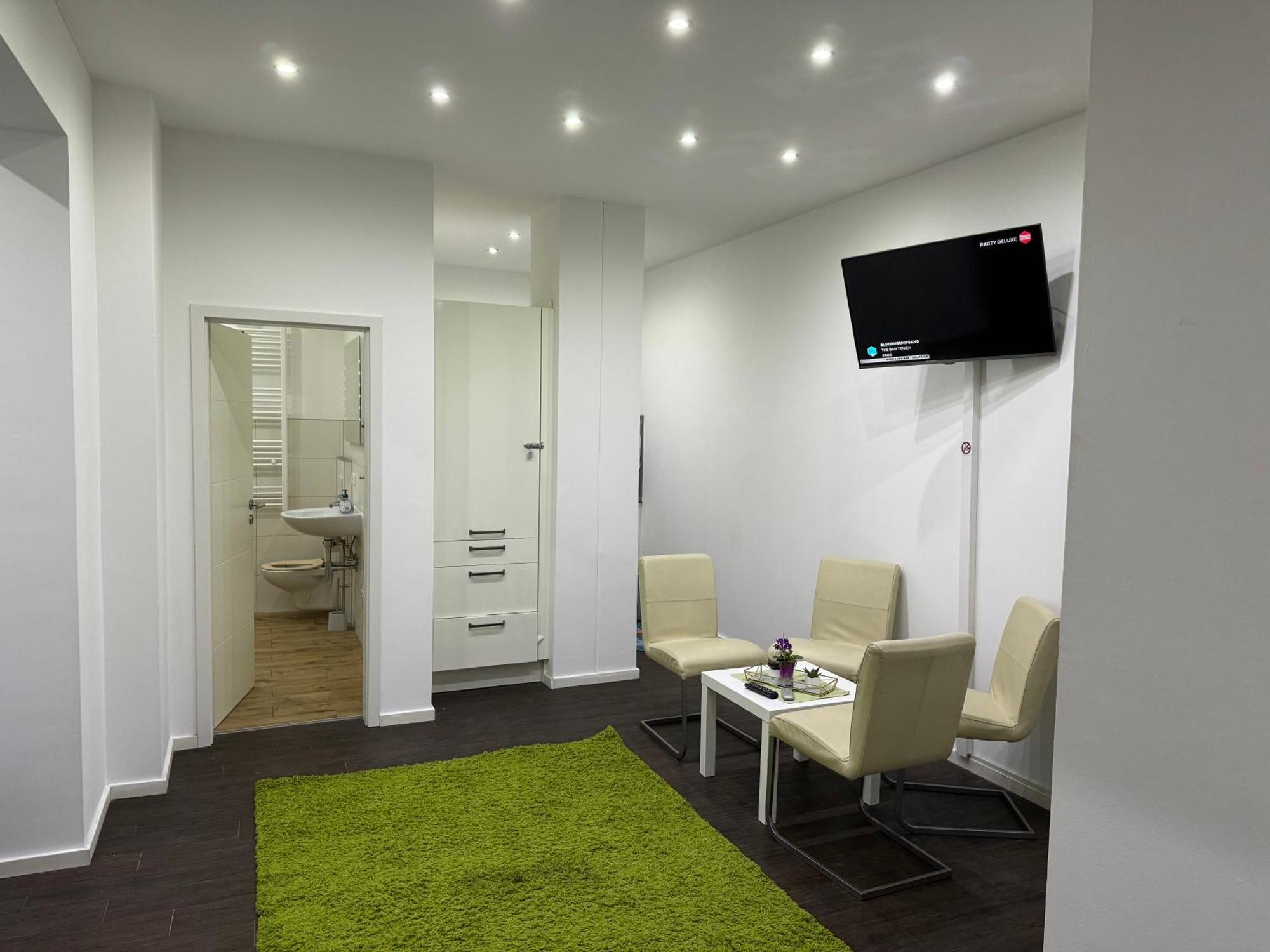 Luxurioese Wohnung Mit Eigenem Garten 아우크스부르크 외부 사진